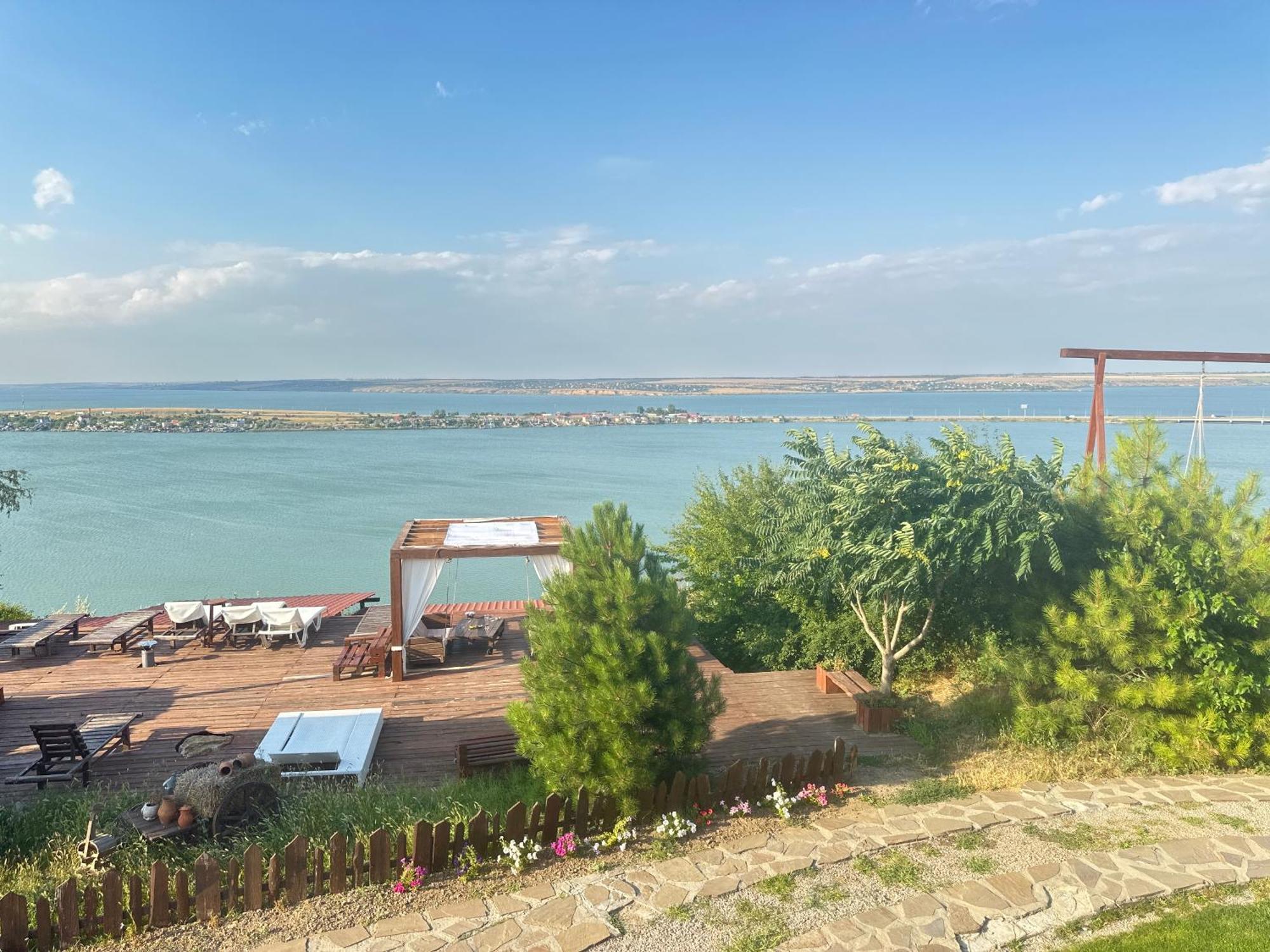 Chervona Kalyna Cottage Одеса Екстериор снимка