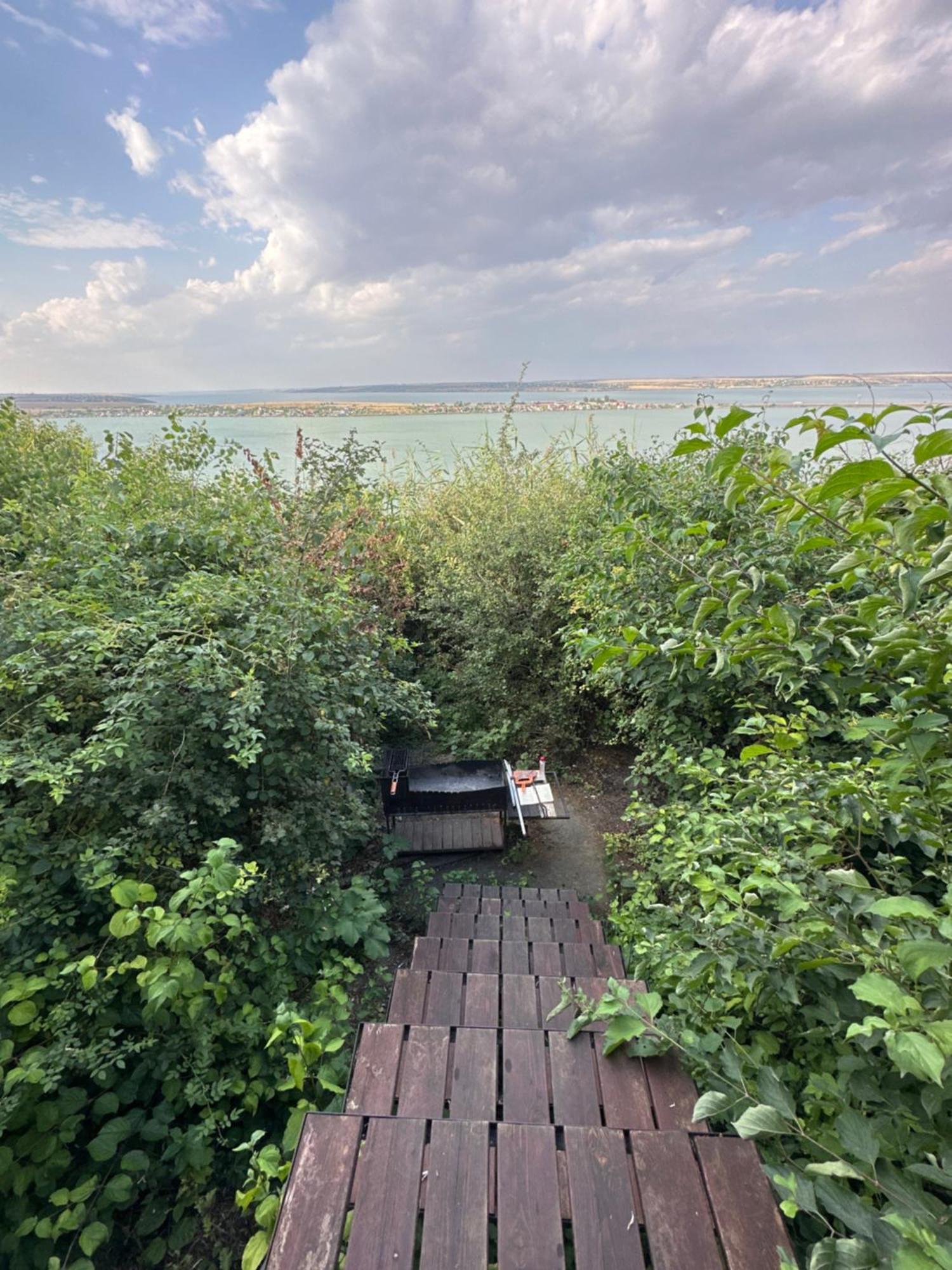 Chervona Kalyna Cottage Одеса Екстериор снимка